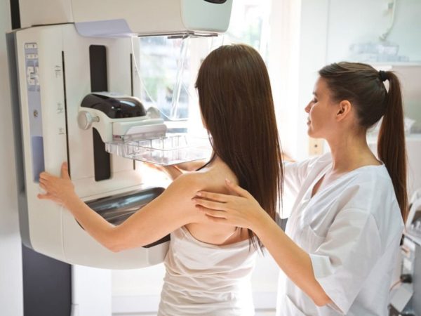 Mammographie : qu’est-ce que c’est ? Témoignages, déroulement et importance du dépistage